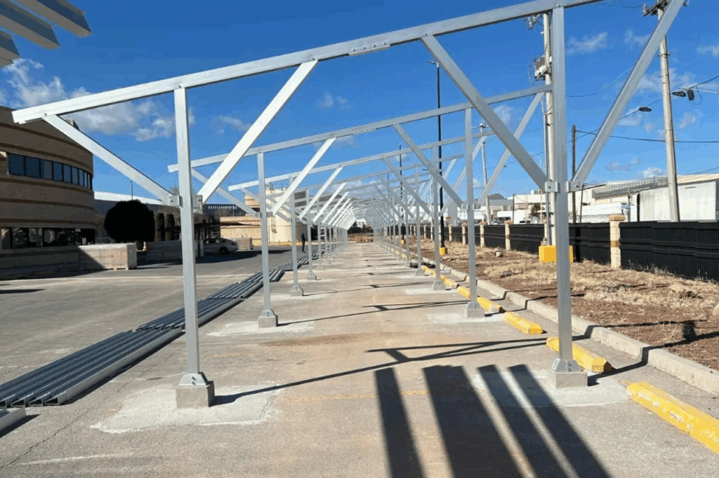 Instalación de Estructura de Carport en Querétaro