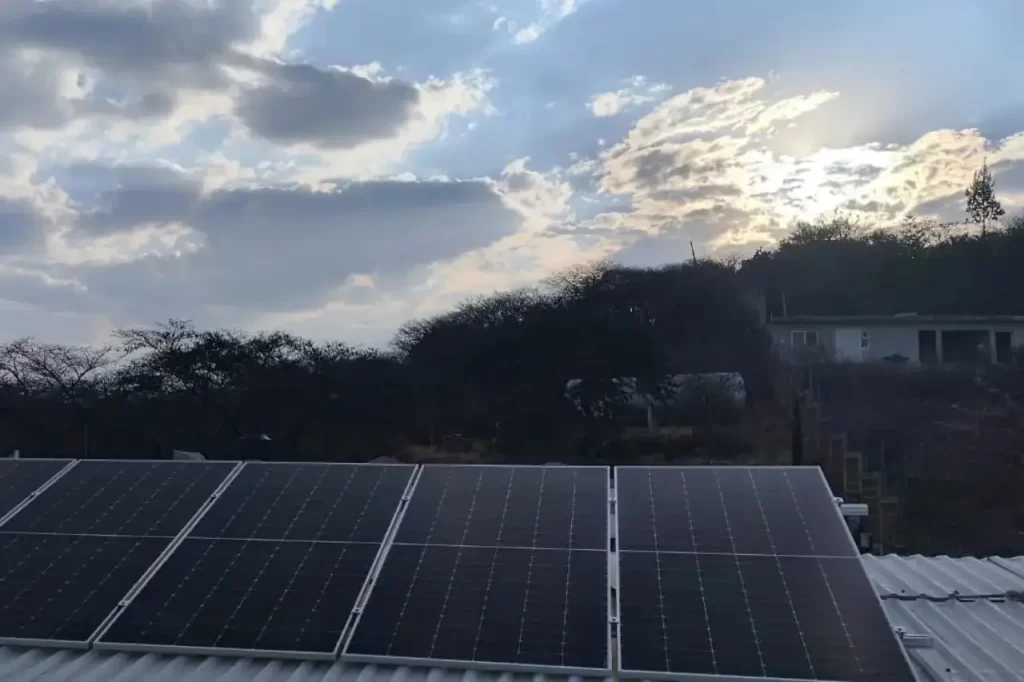 Instalación de paneles solares en Querétaro empresa de transportes